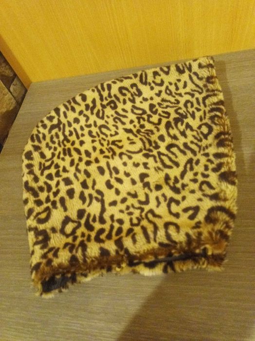 УНИКАТ куфарче с качулка