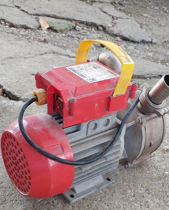 Pompă electrică pentru lichide alimentare