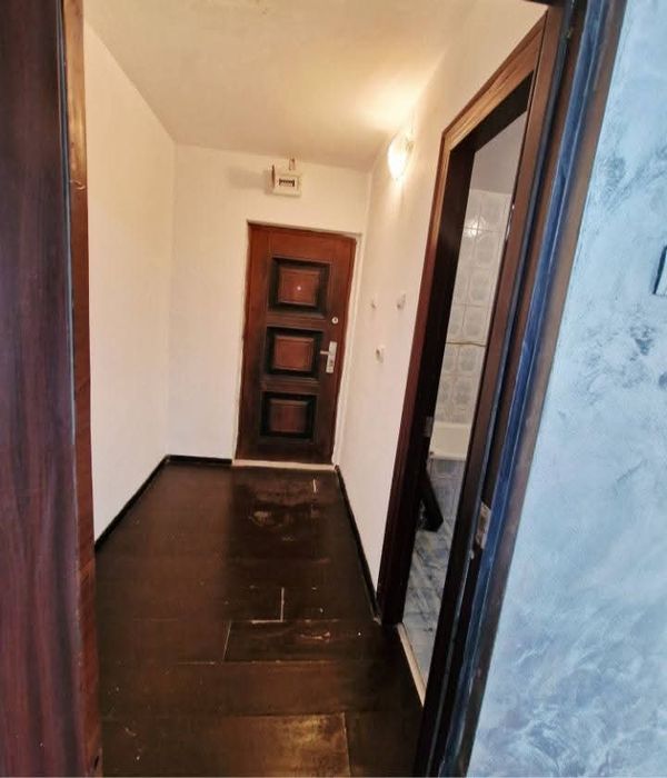 Garsonieră De Vânzare 27mp cu Balcon Zona(Kfc,Lidl,Penny)