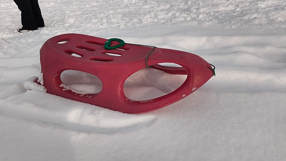 Продам санки в хорошем состоянии