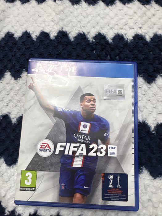 Vand joc pentru ps4 fifa 23 merge si la ps5
