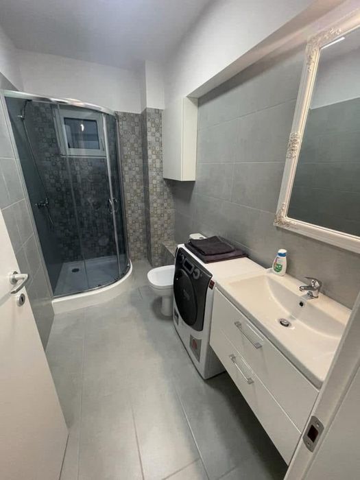 Inchiriez apartament decomandat cu 2 camere