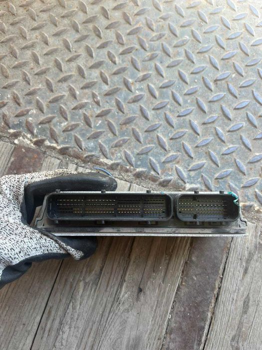 Компютър за двигател от Toyota Auris 1.8i 82ks 2015г. Хибрид