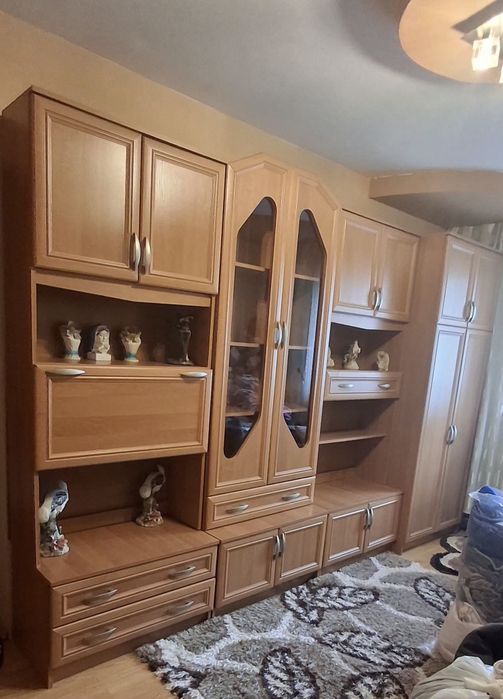 Se vinde vitrină de sufragerie