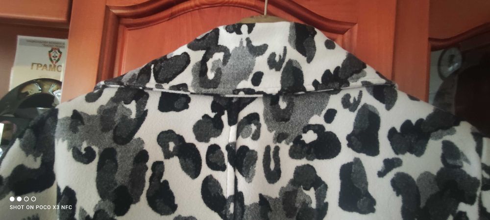 Дамско палто с тигров принт - 17.00 лв.