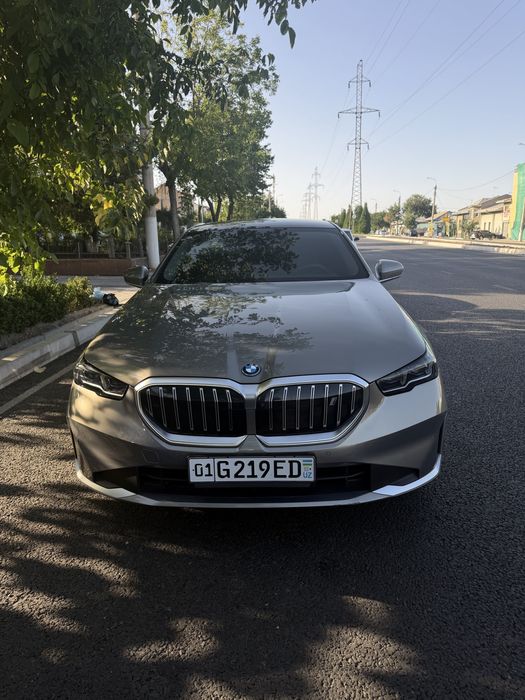 Bmw i5 35L Full option