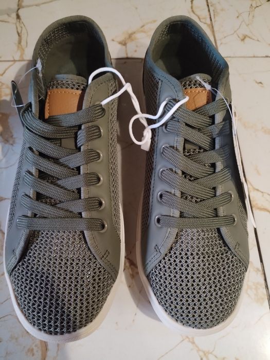 Adidași Noi pentru bărbați