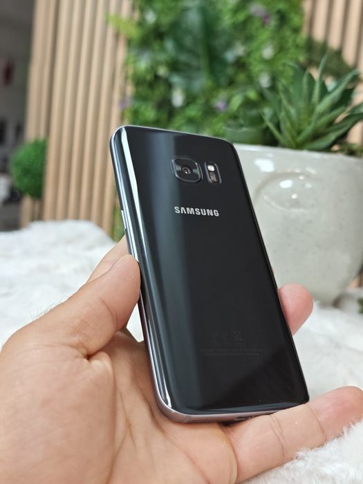 Samsung Galaxy S7 Black și Silver