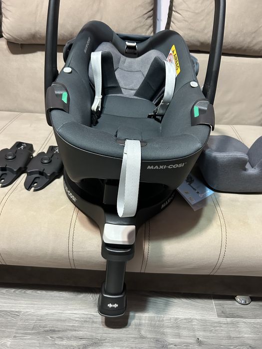 Scoica Auto MAXI-Cosi Pebble 360+adaptori pentru carut