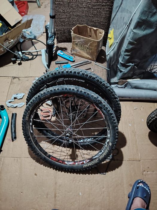 Vând piese de bicicleta downhill/freeride /enduro