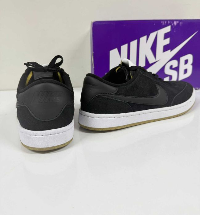 Nike SB Fc Classic