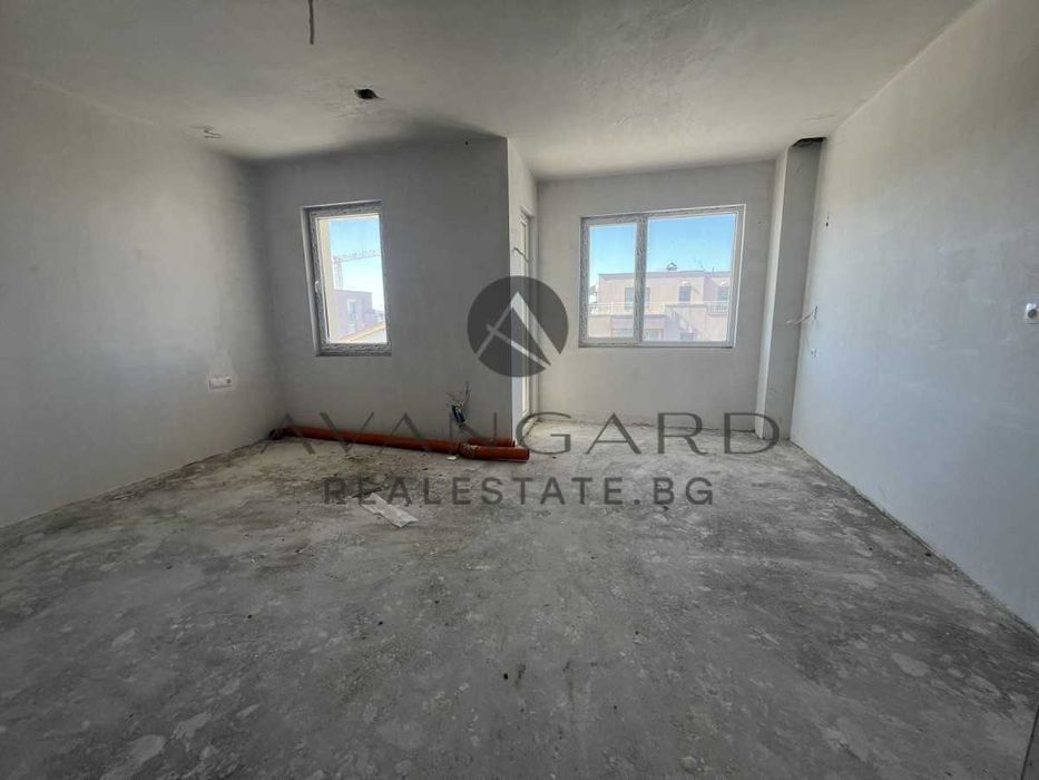 оф.22530 Триетажна Къща с АКТ 16 Остромила