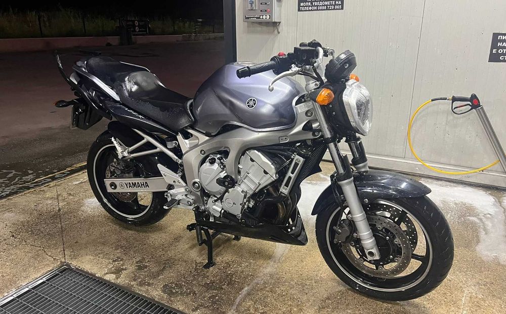 Мотор Yamaha FZ6 със ABS на двете гуми