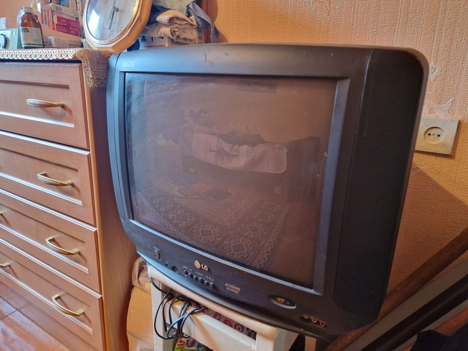 Продам Телевизор LG