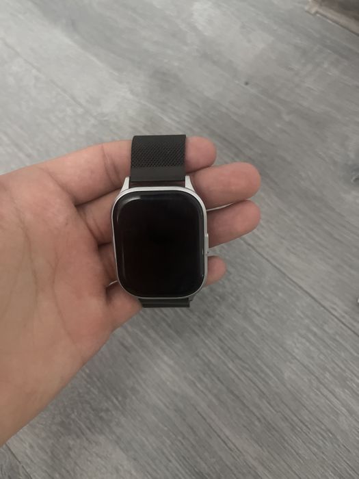 ceas smartwatch folosit de cateva ori este in stare foarte buna!