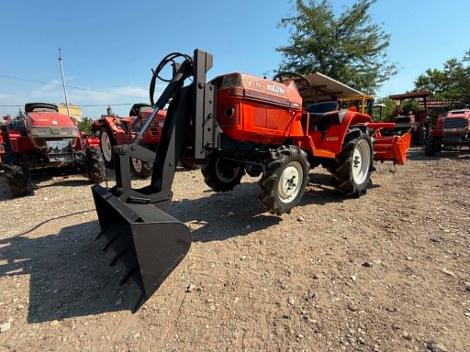 Мини челен товарач KUBOTA B1-15 4x4