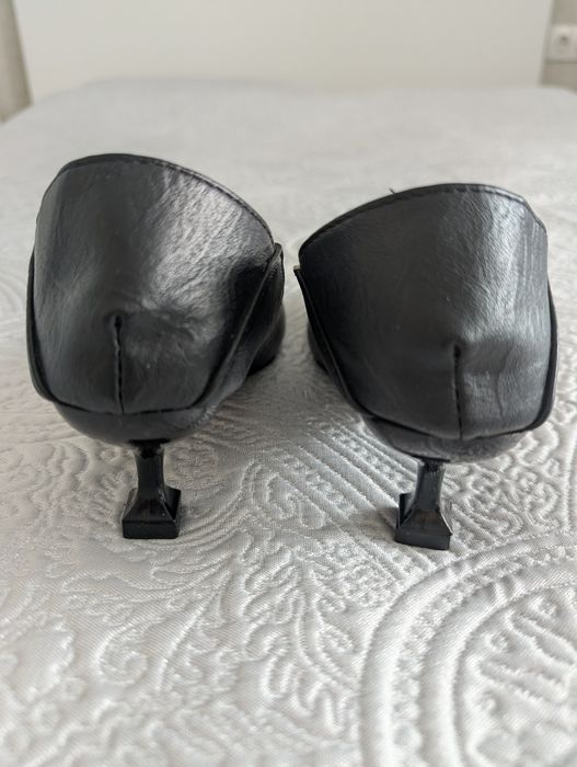 Туфли новые со стразами