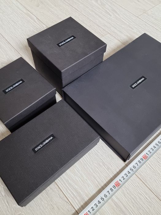 Кутии на  Dolce and Gabanna и Versace  подходяща за опаковка на подаръ