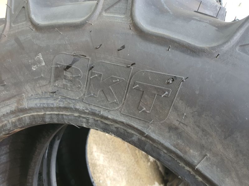 320/70R24 cauciucuri noi radiale Agrimax  BKT echivalent 11.2-24 KZX1
