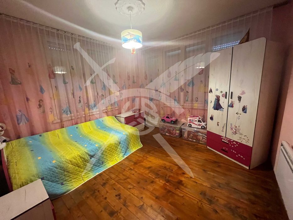 Продава се Къща в Панагюрище - 392 кв.м за 439 €/кв.м - Снимка #5