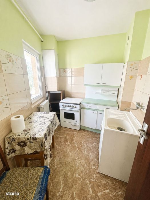 Racadau - Garsoniera de renovat, etaj 1/6, balcon generos!