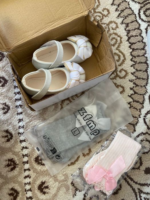 Продаю платья на девочку 1 год