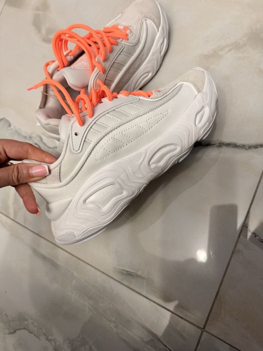Adidasi  Adidas Oznova