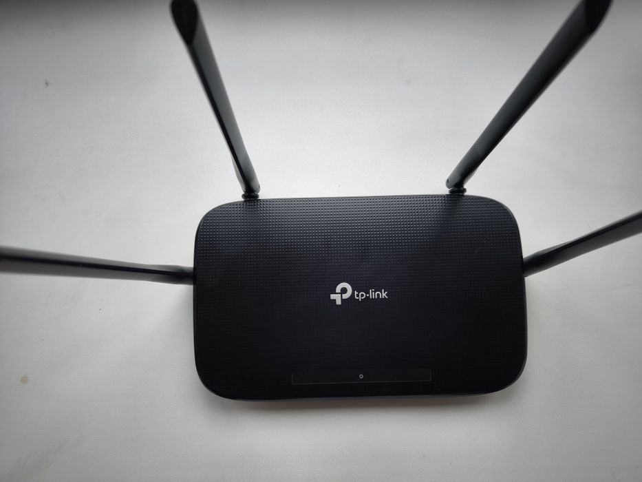 Продается Wi-Fi роутер TP-LINK AC1200 VR300 EU