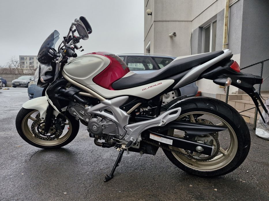 Suzuki Gladius ( Barbie)