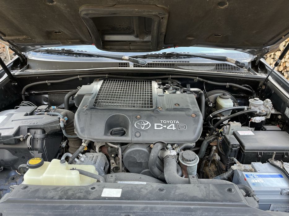 Vand toyota landcruiser. J120 autoutilitara
