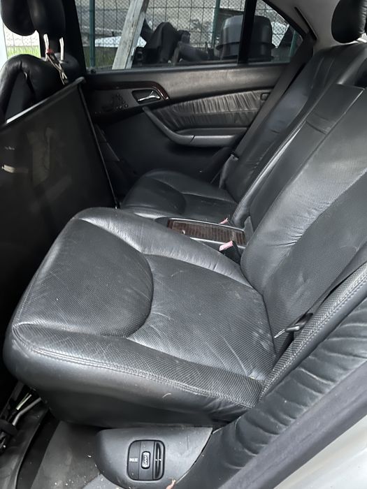 Продавам Мерцедес w 220 на части.