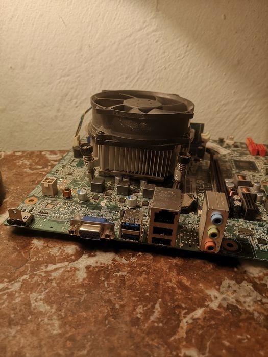 Kit PC cu  H81, Intel i5 4570, cooler ,4GB RAM doar 60 lei