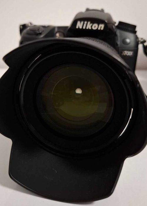 Nikon D 7000 + светкавица Nikon SB 700