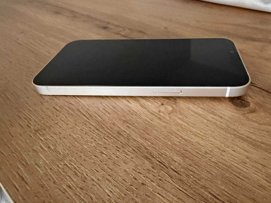 iPhone 13 , 128GB , Бял