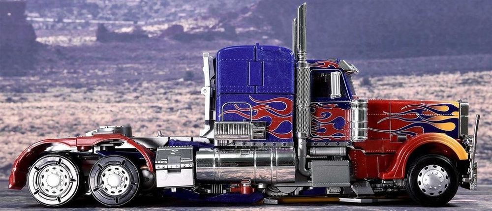 Black Apple Weijiang Optimus Prime figure