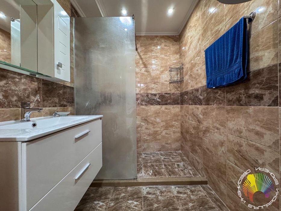 Дава се под наем Тристаен апартамент в Бургас, Славейков - 100 кв.м за 714 € - Снимка #11