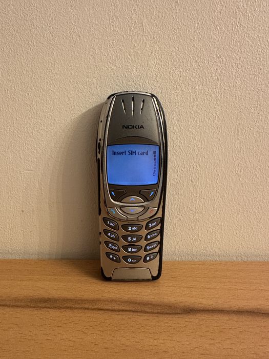 Nokia 6310i.