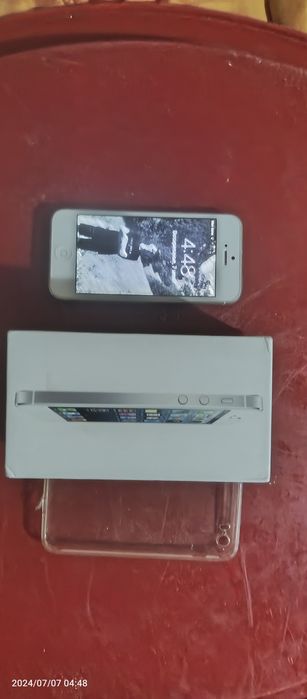 IPhone 5 16gb aybi yo'q holati ideal qirilgan urilgan joylari yo'q