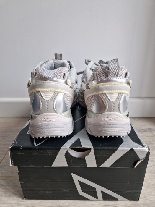 Pantofi sport Off-White - Albi - Marimea 42 - Noi