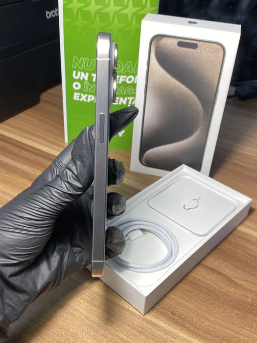 iPhone 15 Pro Max • 256 GB • Natural Titanium