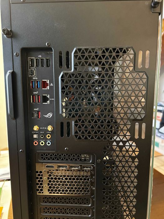 Геймърски/Super Ai/ i9 10980Xe/RTX 4090/32gb рам/Nvme+Ssd 4tb/Fractal