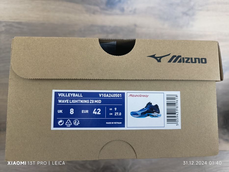 Волейболни маратони/обувки Mizuno Wave Lighting Z8 Mid