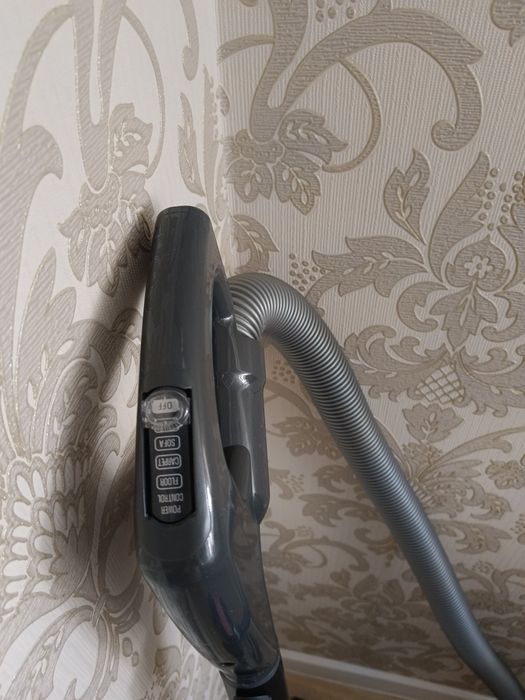 Продам пылесос LG б.у