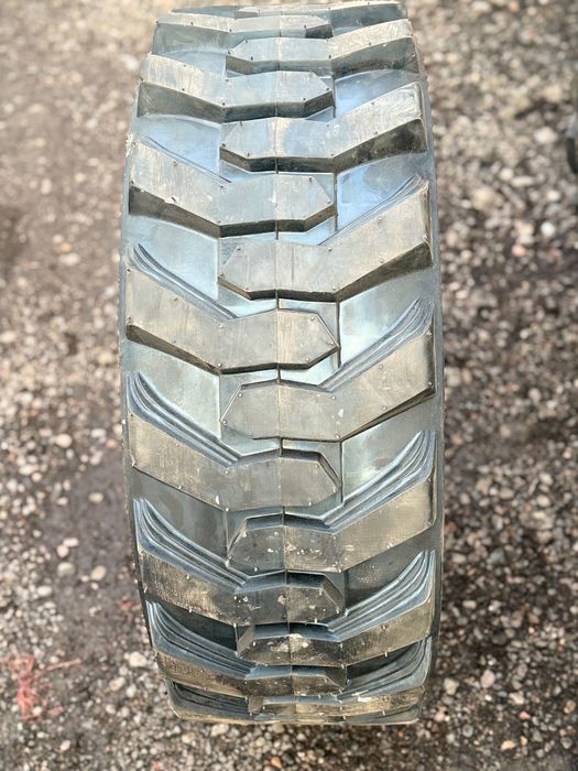 Шины для мини екскаватор 12-16.5 в ассортименте