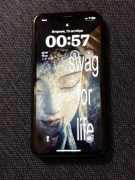Продам iPhone XR