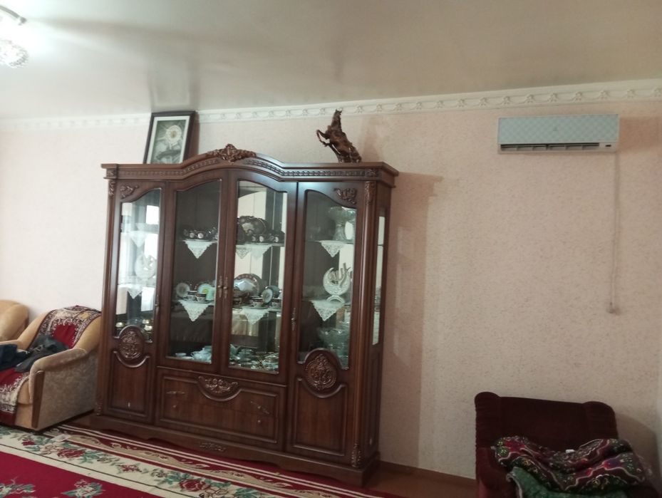 5 Xonali uy sotiladi