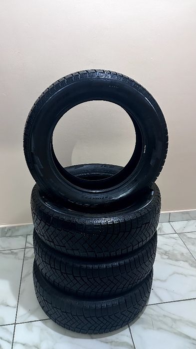 Срочно продается Зимние шины