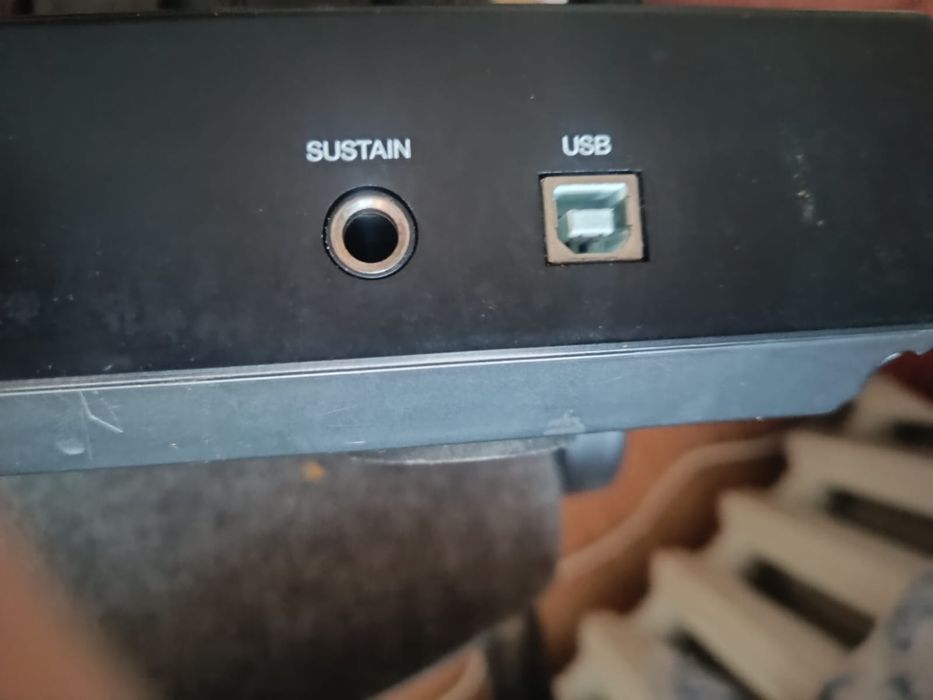 Миди клавиатура alesis