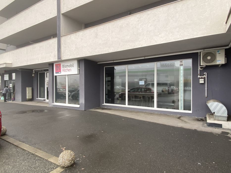 Proprietar inchiriez spatiu comercial 180 Mp/2 parcari