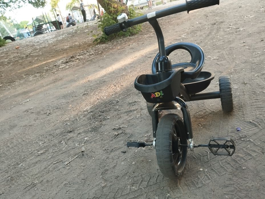 Велосипед детский трёх колесый